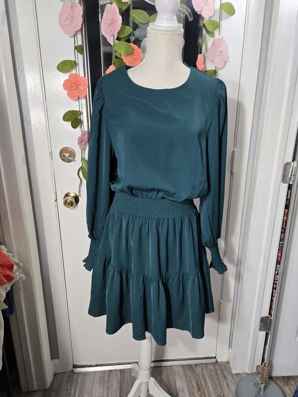 Entro Women's Long Sleeve Smocked Waist Tiered Mini Dress dk emerald green Sz M